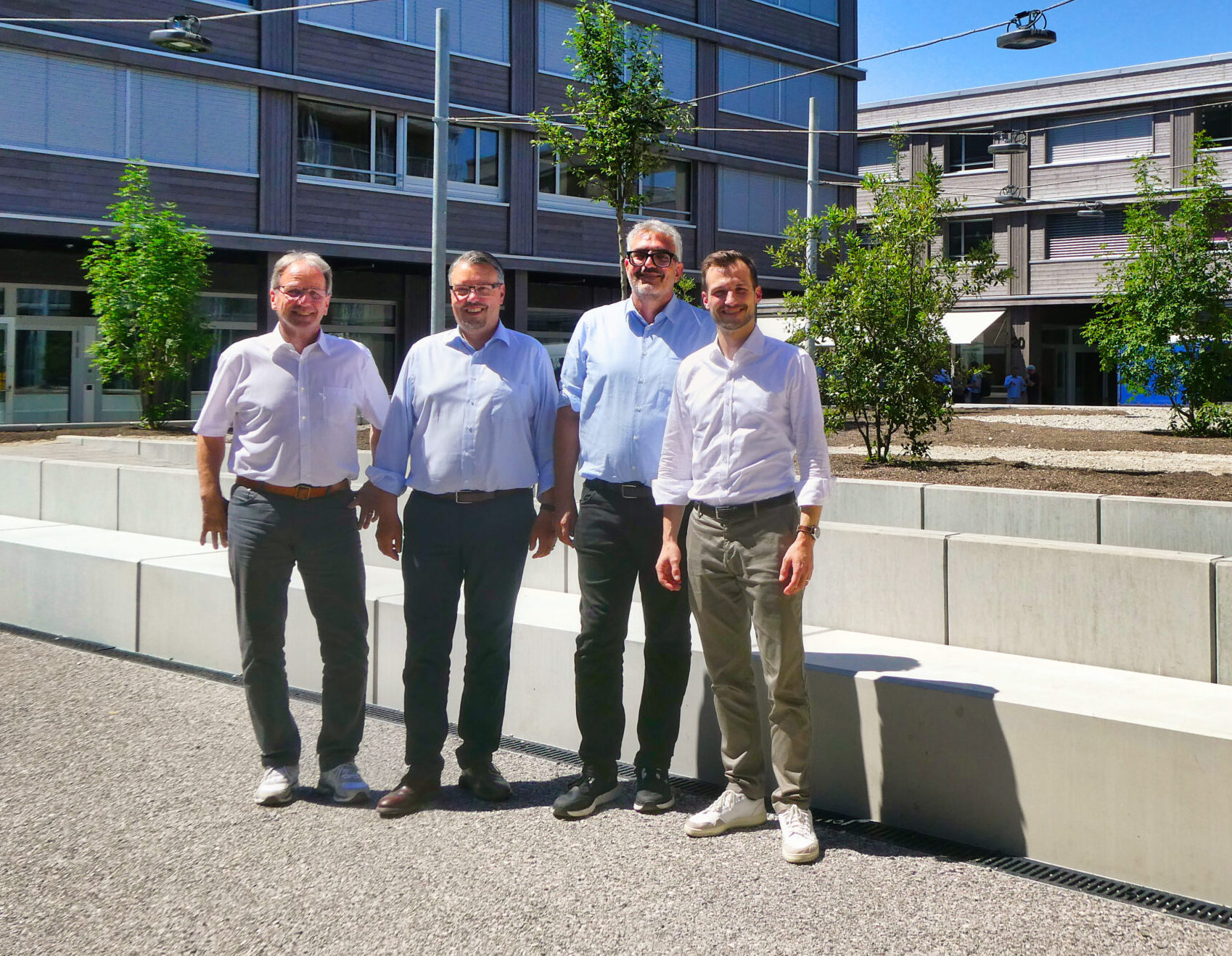 Nella foto (da sinistra): Peter Flück, presidente del consiglio di fondazione, Daniel Zwygart, responsabile Investimenti patrimoniali, Markus Mürner, responsabile Asset Management immobili, e Dominik Eugster, responsabile Management del portafoglio immobili.